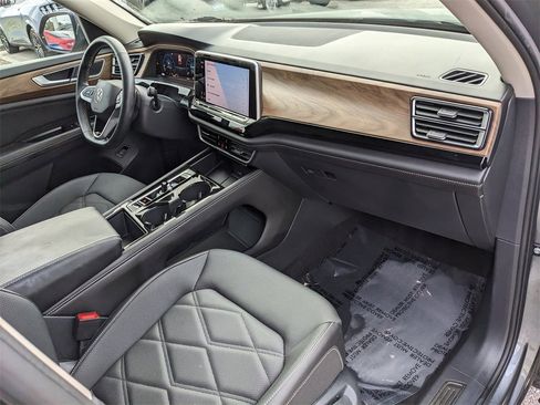 Certified 2024 Volkswagen Atlas SE image 14
