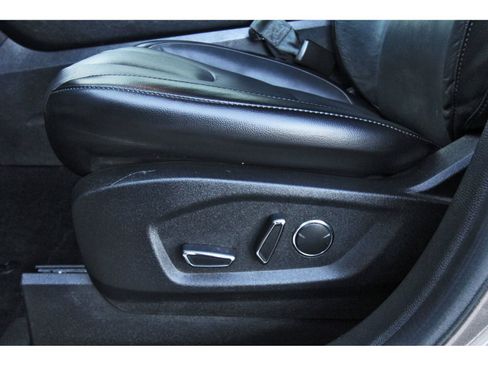 Used 2019 Ford Edge Titanium image 30