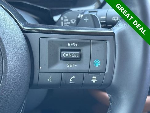 Used 2023 Nissan Pathfinder Platinum image 18