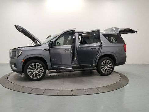 Used 2021 GMC Yukon Denali w/ Denali Premium Package AWD/4WD image 12