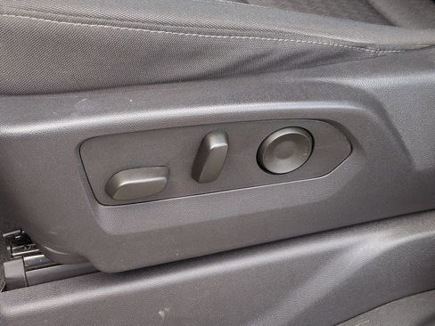 Used 2024 Chevrolet Silverado 1500 Custom image 16