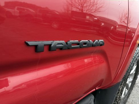 Used 2019 Toyota Tacoma SR5 image 31