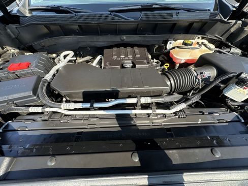 Used 2023 Chevrolet Silverado 1500 LT AWD/4WD image 29
