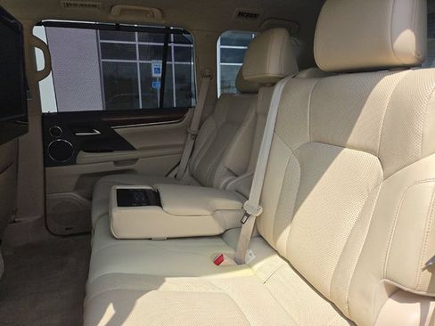 Used 2017 Lexus LX 570 4WD w/ Luxury Package image 14