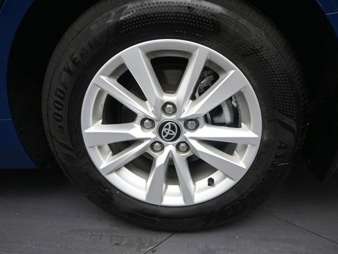 Used 2025 Toyota Camry LE w/ Convenience Package FWD image 10