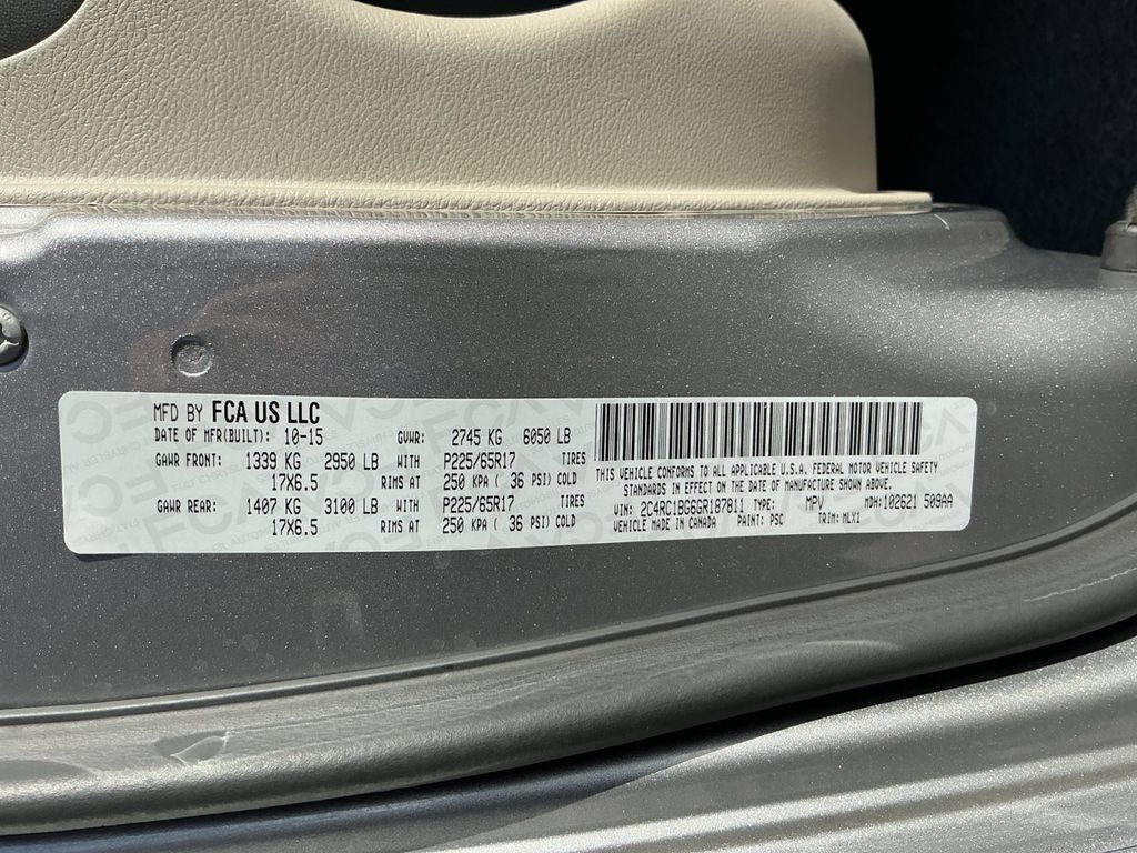 Used 2016 Chrysler Town & Country Touring FWD image 24