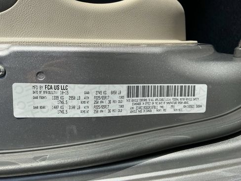 Used 2016 Chrysler Town & Country Touring FWD image 24