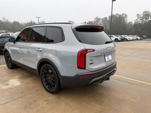 Used 2022 Kia Telluride SX w/ Nightfall Edition Package image 7