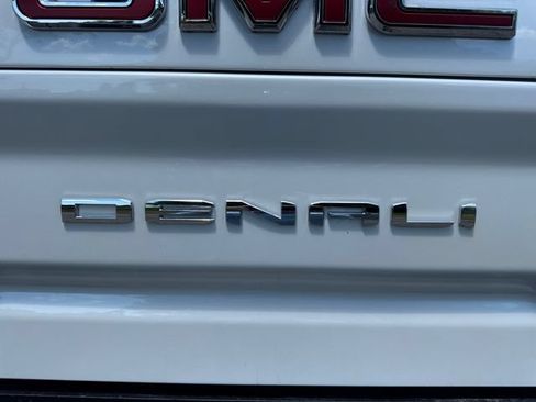 Used 2023 GMC Sierra 2500 Denali w/ Denali Ultimate Package AWD/4WD image 8