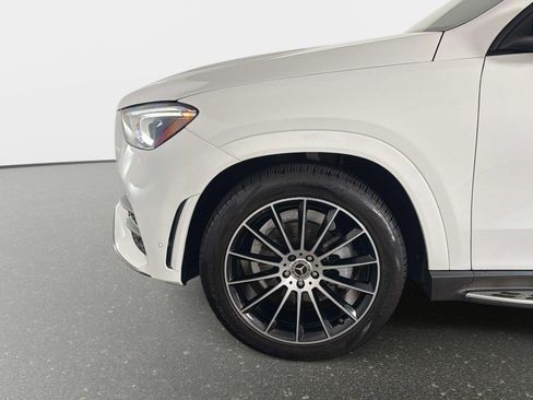 Used 2025 Mercedes-Benz GLC 350e 4MATIC image 13