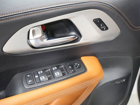 New 2026 Chrysler Pacifica Pinnacle w/ Trailer Tow Group image 12