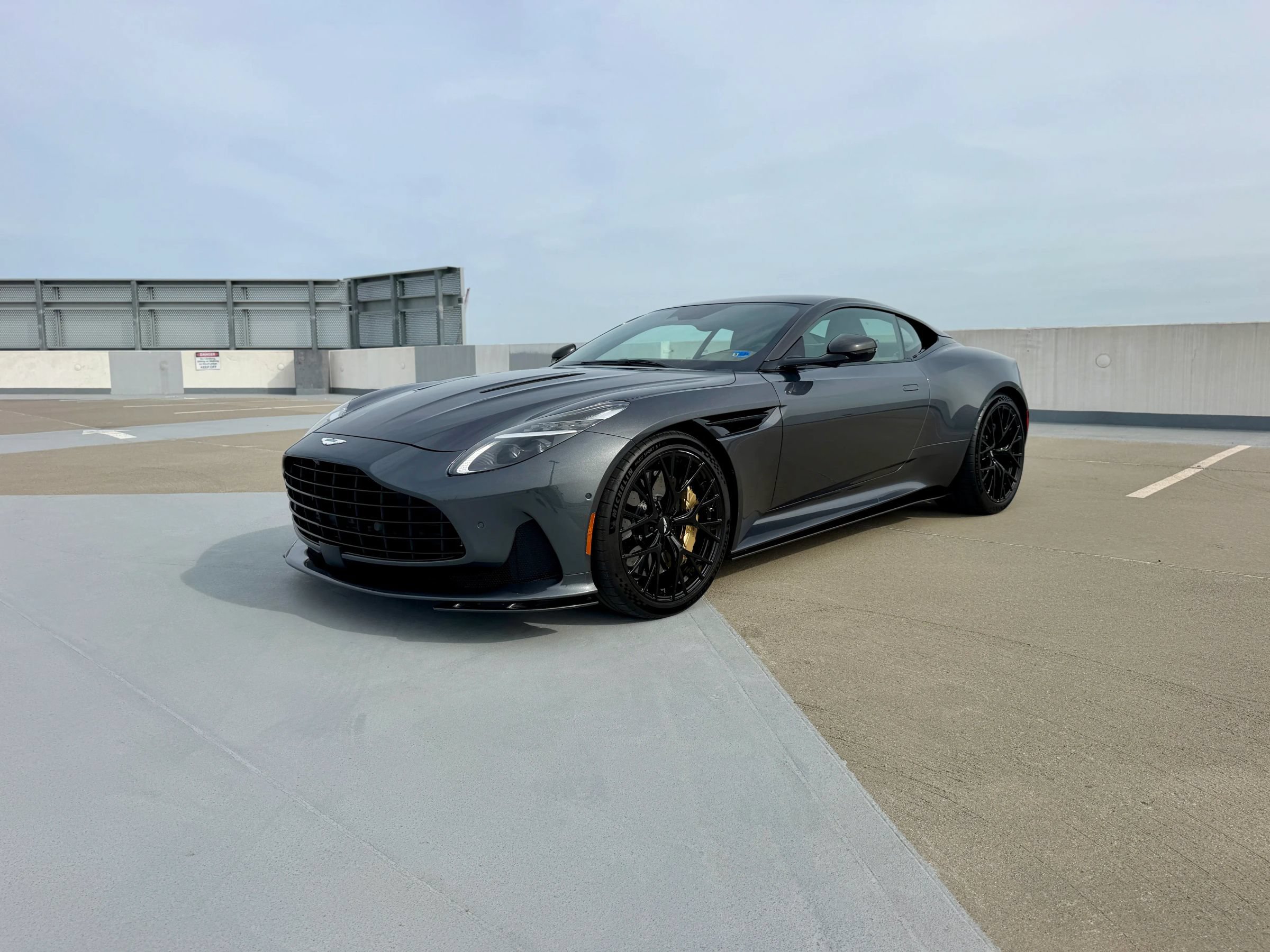 Used 2024 Aston Martin DB12 Coupe RWD image 2