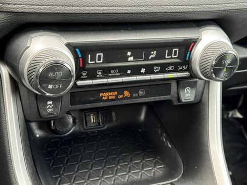 Certified 2022 Toyota RAV4 XLE image 25