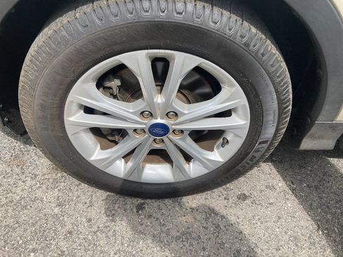 Used 2018 Ford Escape SEL AWD/4WD image 34