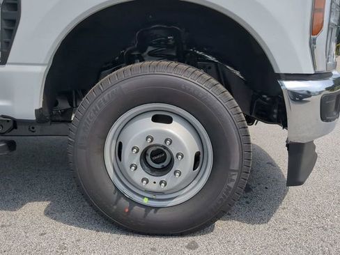 New 2025 Ford F350 XL w/ XL Chrome Package image 10