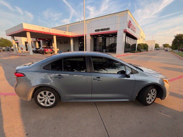 Used 2023 Toyota Corolla LE FWD image 8