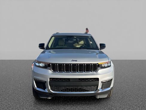 Used 2021 Jeep Grand Cherokee L Limited AWD/4WD image 2