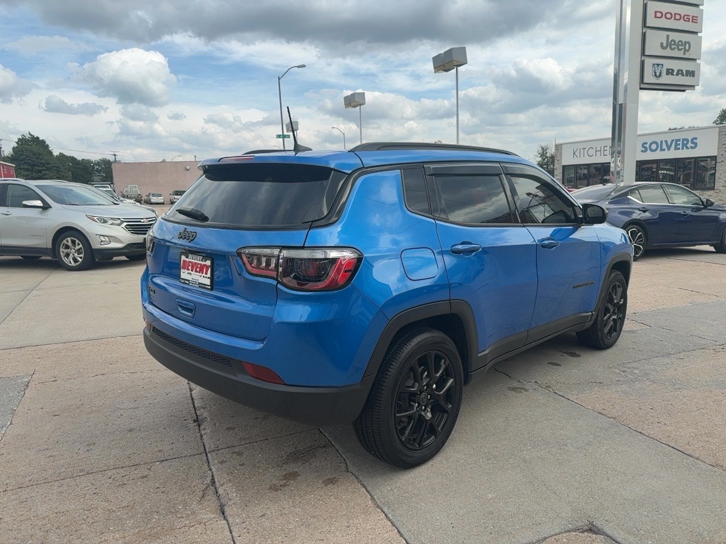 Used 2026 Jeep Compass Latitude w/ Quick Order Package 29K AWD/4WD image 6
