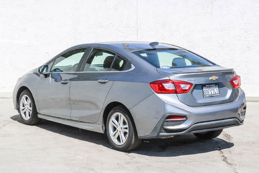Used 2018 Chevrolet Cruze LT w/ RS Package FWD image 5