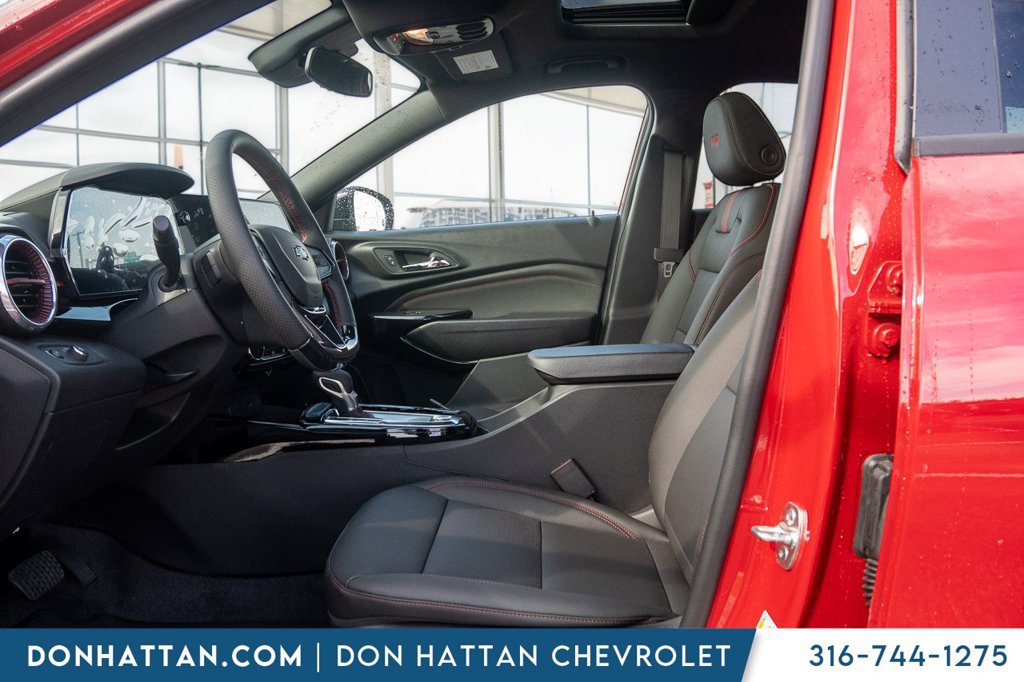 New 2026 Chevrolet Trax RS w/ Sunroof Package FWD image 3