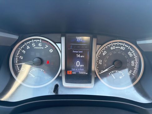 Used 2016 Toyota Tacoma SR5 w/ Towing Package image 13