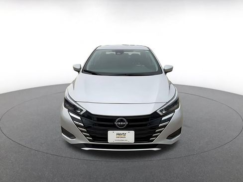 Used 2025 Nissan Versa SV FWD image 4