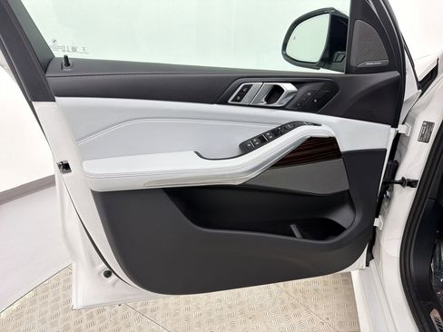 New 2026 BMW X5 sDrive40i w/ M Sport Package image 12