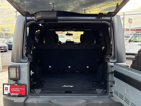 Used 2015 Jeep Wrangler Unlimited Sport image 6