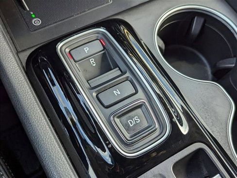 Used 2024 Honda Pilot Touring image 12