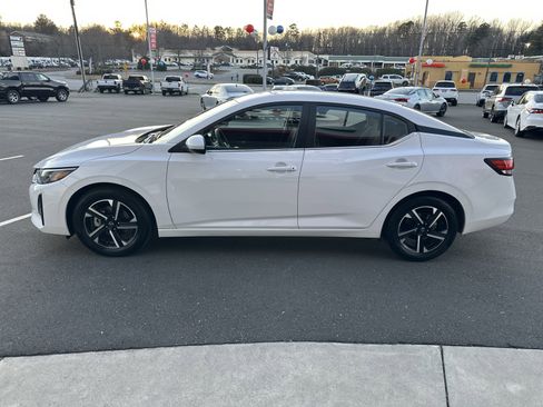 Used 2025 Nissan Sentra SV image 5