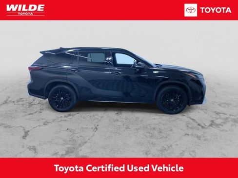 Certified 2025 Toyota Highlander XSE AWD/4WD image 2