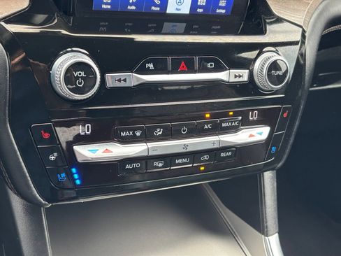 Used 2021 Ford Explorer Platinum w/ Equipment Group 601A AWD/4WD image 25