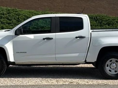 Used 2017 Chevrolet Colorado W/T w/ WT Convenience Package AWD/4WD image 2