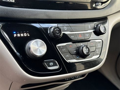 Certified 2023 Chrysler Voyager LX image 27