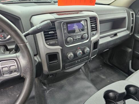 Used 2014 RAM 1500 ST RWD image 29