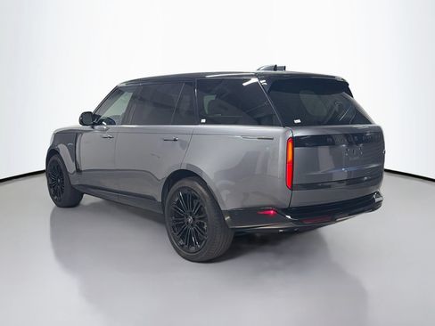 Used 2023 Land Rover Range Rover Long Wheelbase SE AWD/4WD image 3