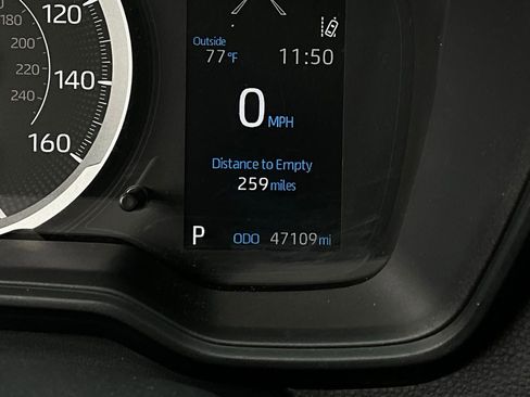 Used 2022 Toyota Corolla LE image 32