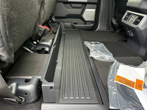 New 2026 Ford F250 Lariat w/ Black Appearance Package image 54