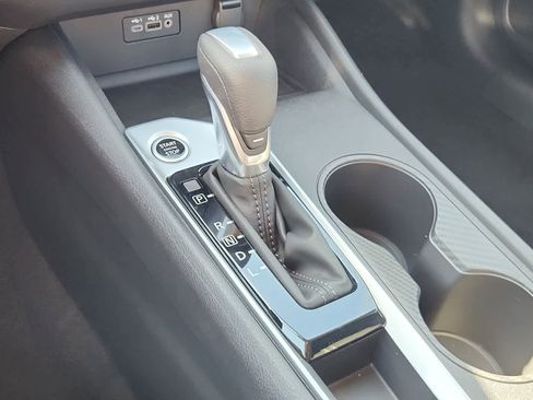 Used 2025 Nissan Altima 2.5 S FWD image 12
