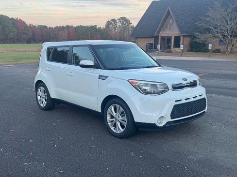 Used 2016 Kia Soul ! image 2