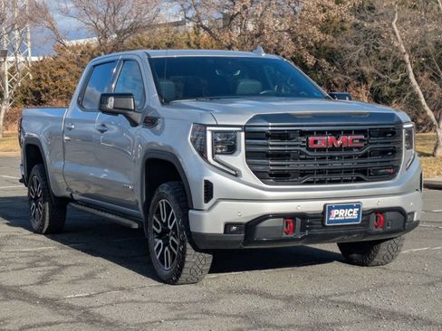 Used 2022 GMC Sierra 1500 AT4 w/ AT4 Premium Package image 3