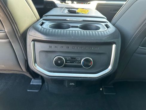 Used 2025 Ford Expedition Active AWD/4WD image 25