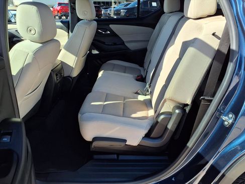 Used 2022 Chevrolet Traverse LS image 16