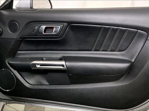 Used 2022 Ford Mustang Premium image 23