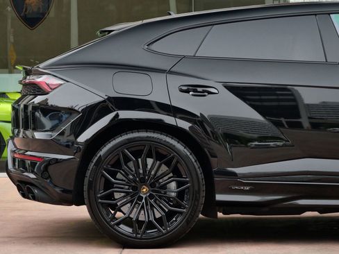 Used 2025 Lamborghini Urus S AWD/4WD image 11