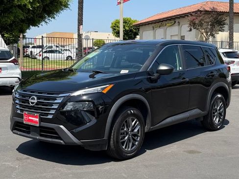 Used 2024 Nissan Rogue S FWD image 3