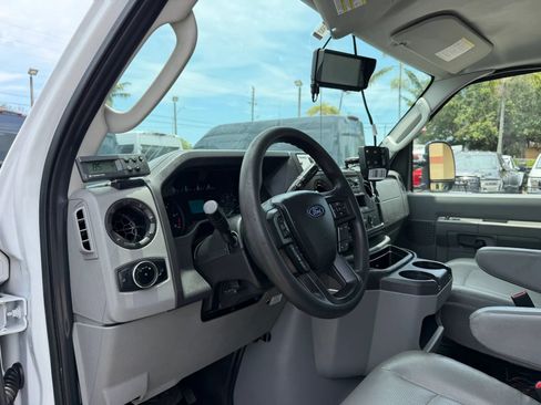 Used 2024 Ford E-350 and Econoline 350 Super Duty w/ Power Windows & Locks Group RWD image 18