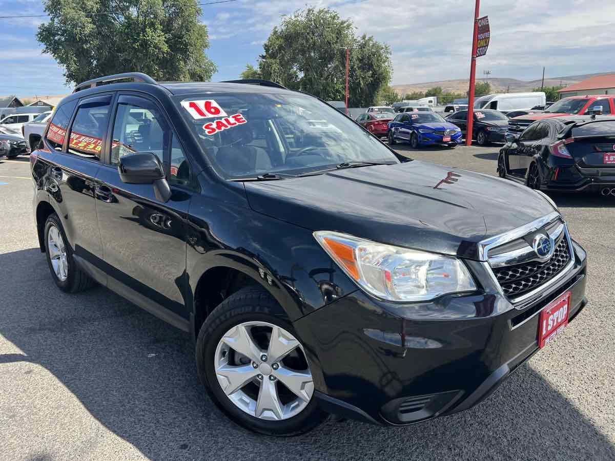 Used 2016 Subaru Forester 2.5i Premium w/ All-Weather Package AWD/4WD image 4