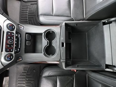 Used 2016 GMC Yukon SLT w/ Premium Edition AWD/4WD image 43
