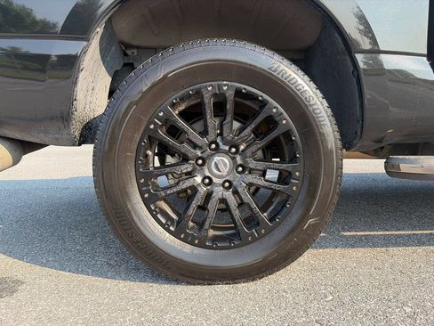Used 2019 Nissan Titan SL w/ Midnight Edition AWD/4WD image 31